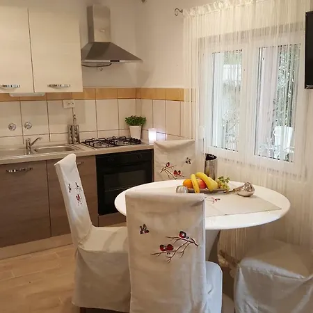 Apartmani Sarm Vir Exterior photo