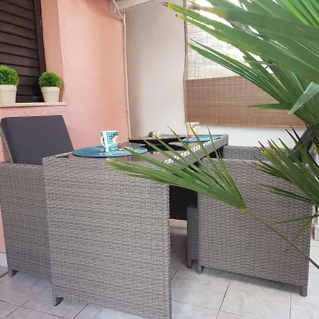 Apartmani Sarm Vir Exterior photo