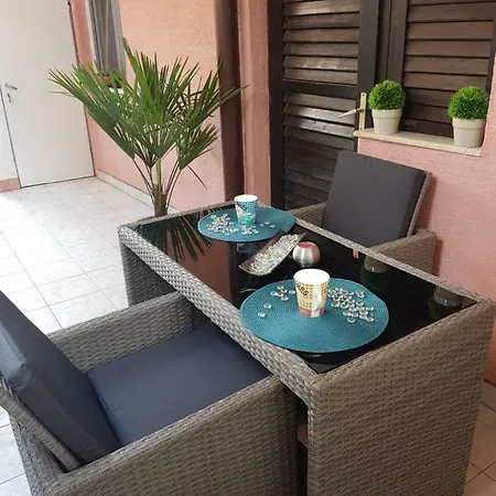 Apartmani Sarm Vir Exterior photo