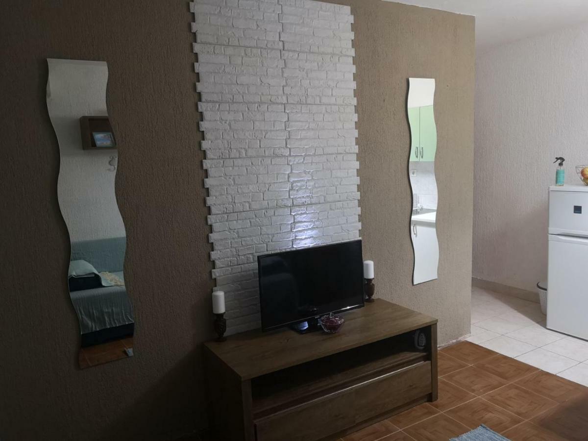 Sarm Apartment Vir