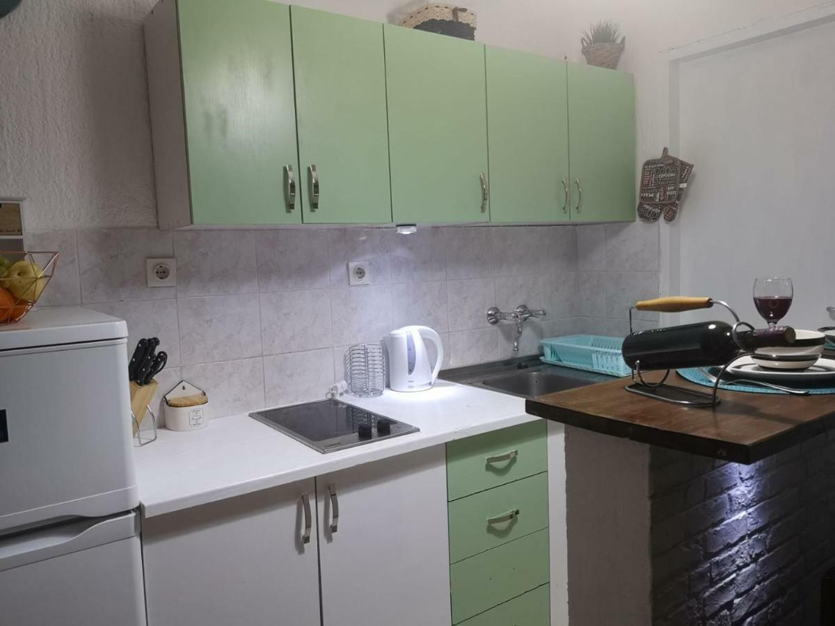 Sarm Apartment Vir